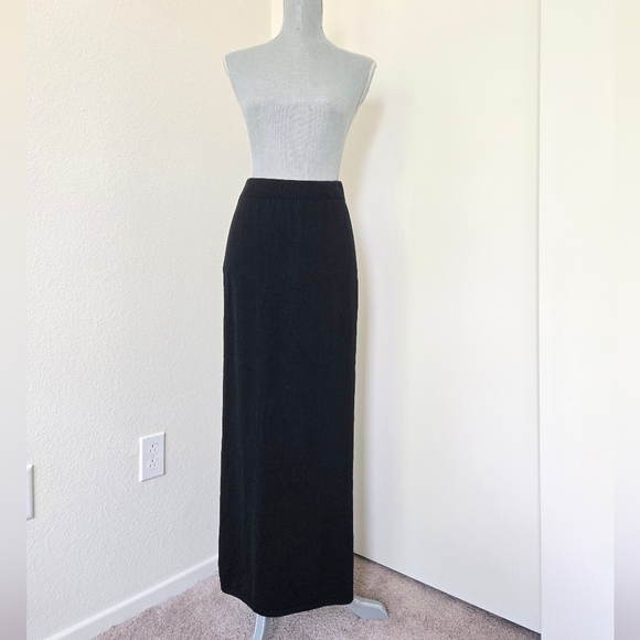 St. John Evening Santana Knit Long Maxi Skirt in Black 21" Side Slit Size 10 - Picture 3 of 16